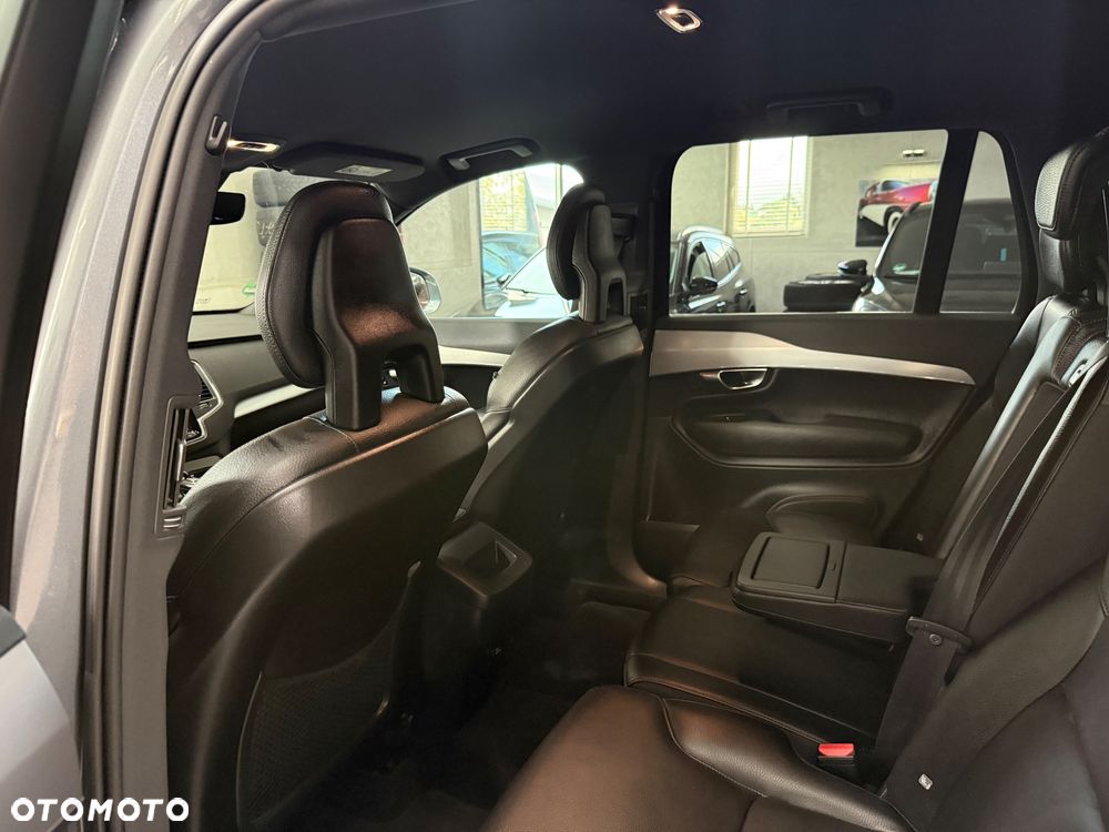 Volvo XC 90 D5 AWD Geartronic Momentum - 18