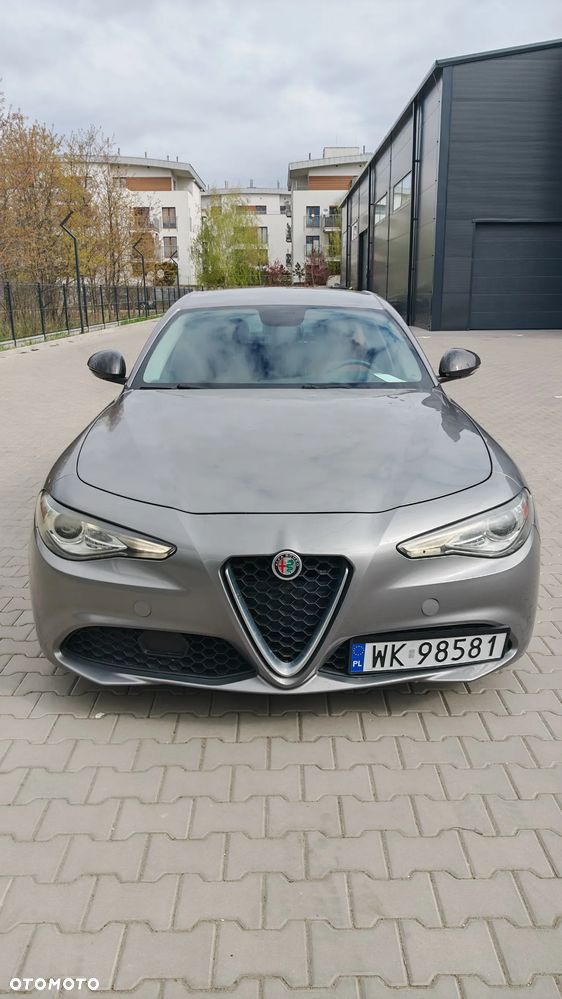 Alfa Romeo Giulia - 1