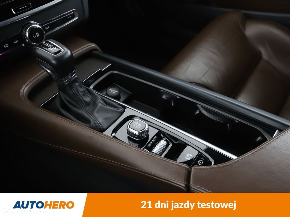 Volvo V90 Cross Country - 26