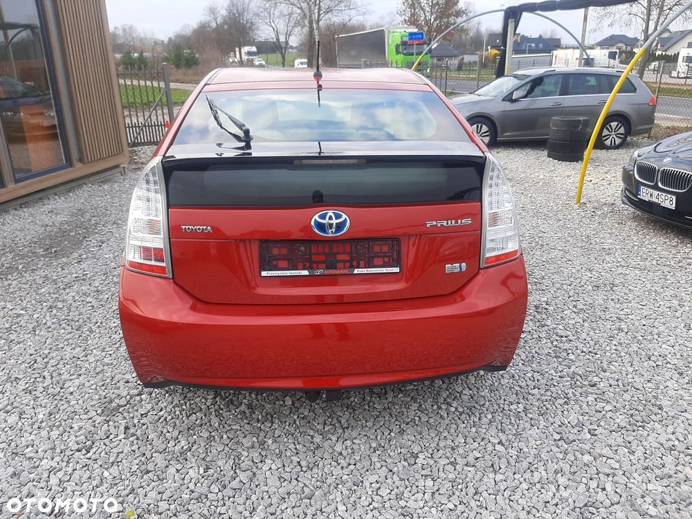 Toyota Prius (Hybrid) Executive - 11