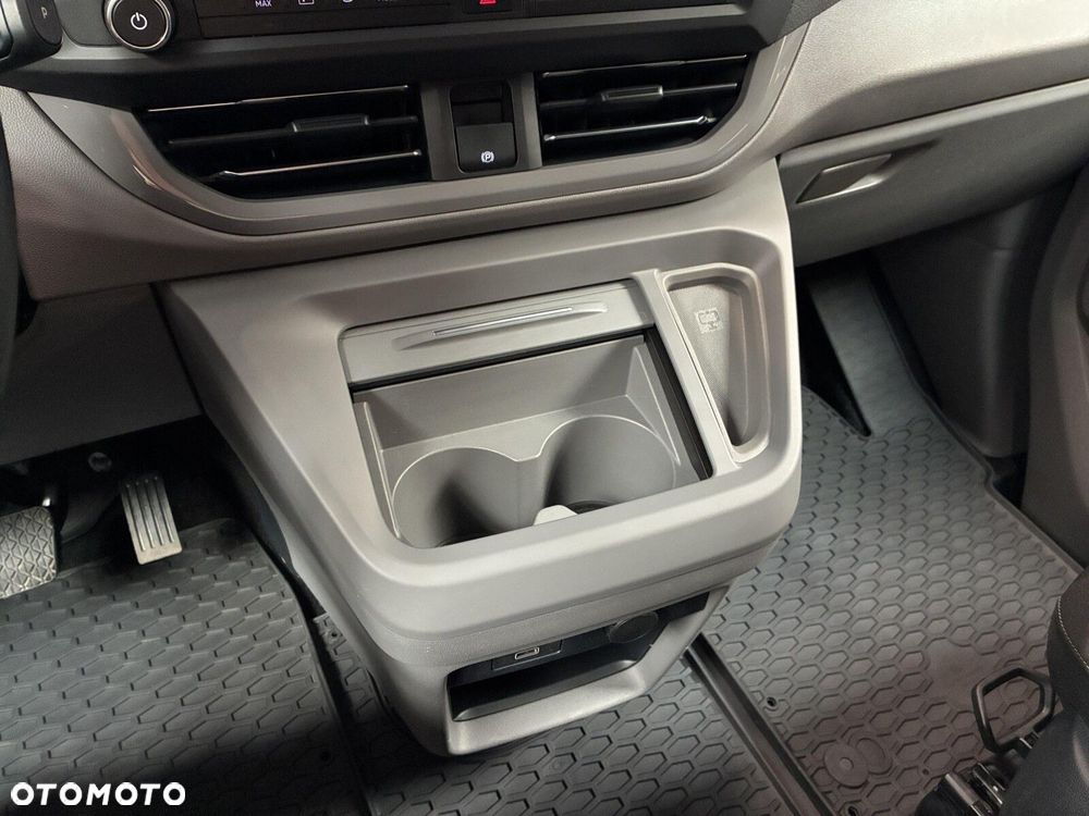 Volkswagen Caravelle 2.0 TDI L2 Life - 30