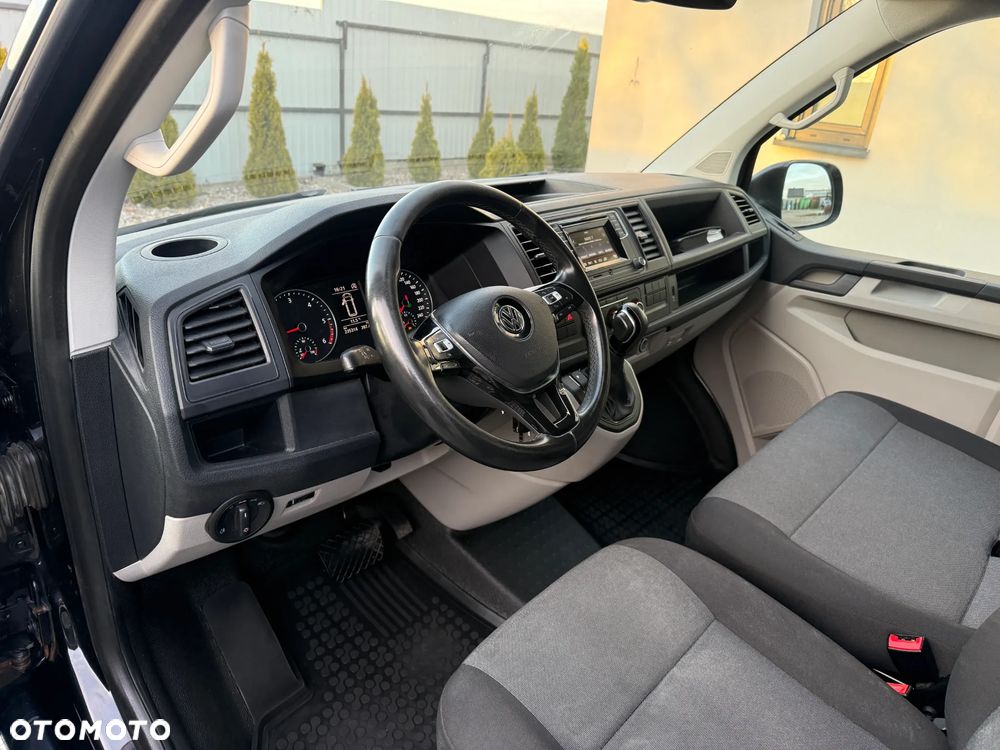 Volkswagen Transporter - 12