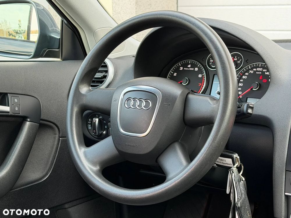 Audi A3 Sportback 1.6 Attraction - 25