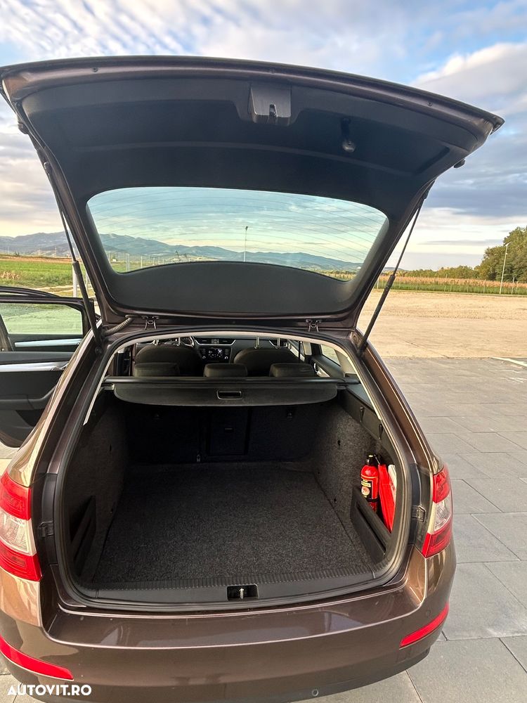 Skoda Octavia 2.0 TDI ELEGANCE - 12