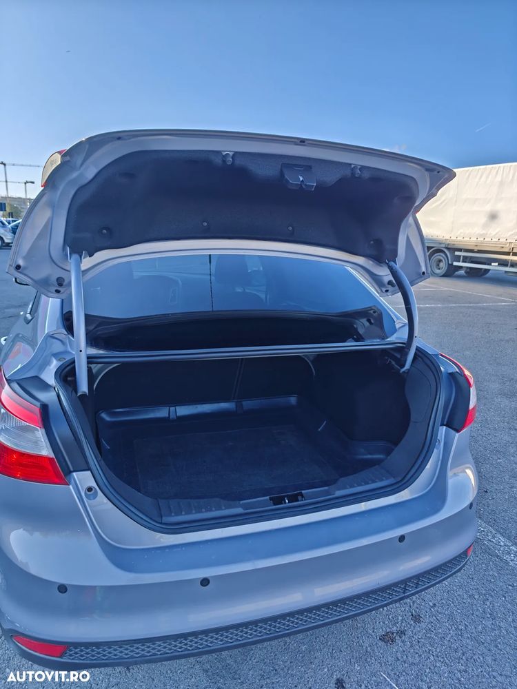 Ford Focus 1.6 Ti-VCT Sport - 10