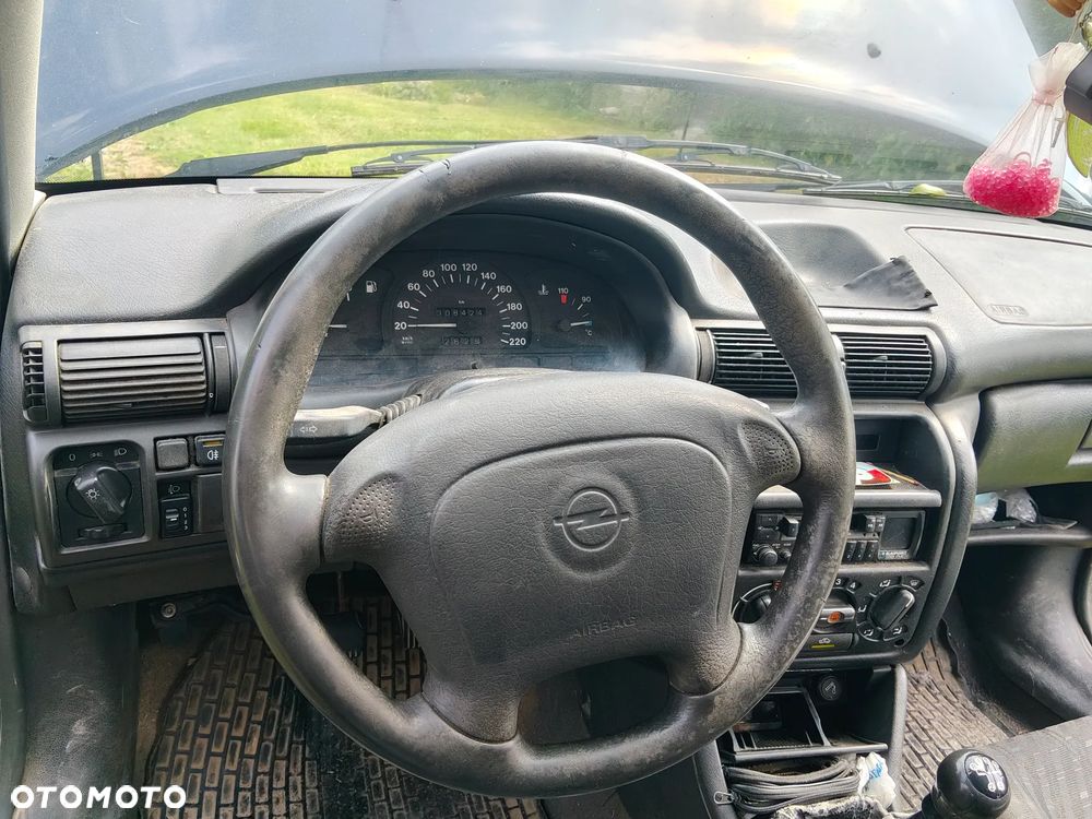 Opel Astra 1.4 Base - 7