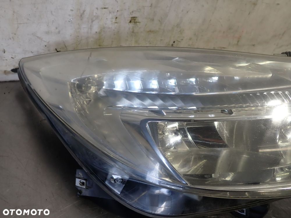 LAMPA PRAWA PRZEDNIA OPEL INSIGNIA A 2.0 CDTI - 2