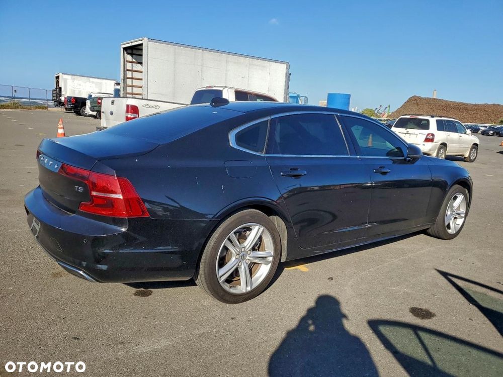 Volvo S90 - 3