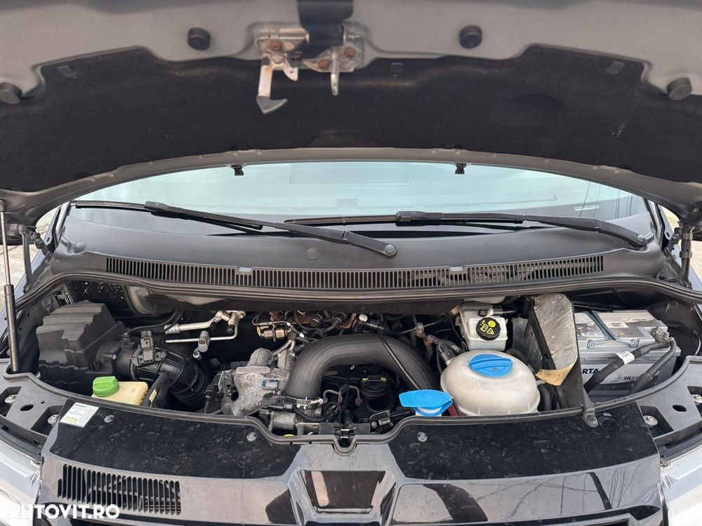 Volkswagen Multivan - 19