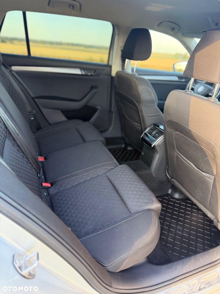 Skoda Superb 2.0 TDI Ambition DSG - 14