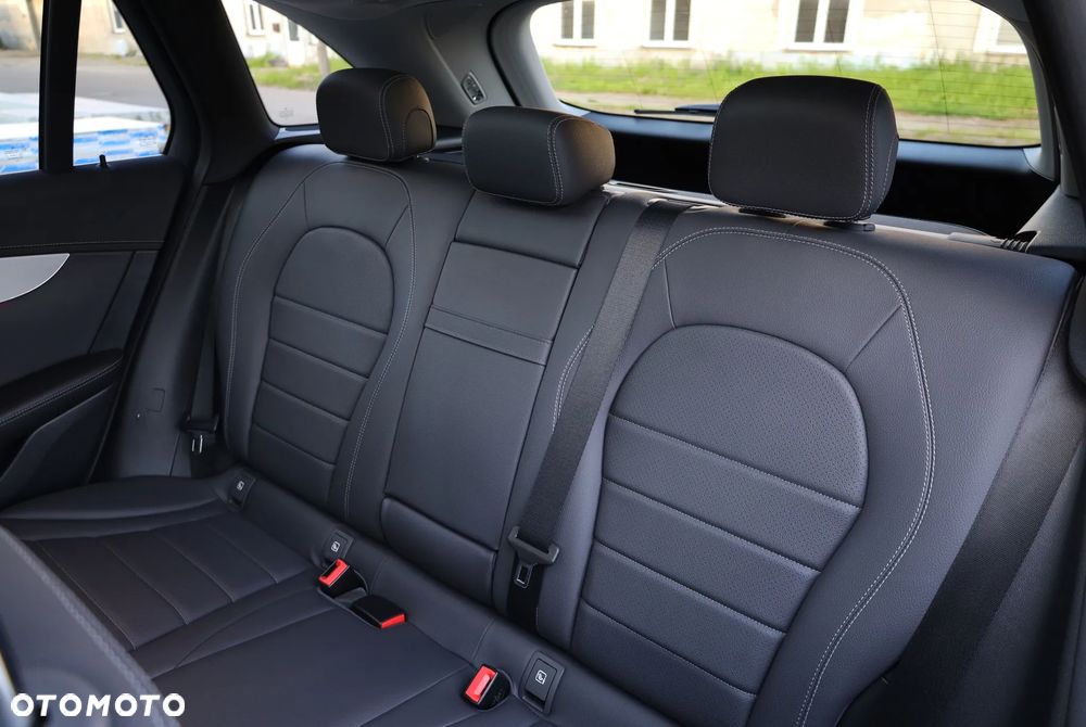 Mercedes-Benz GLC 300 e 4Matic 9G-TRONIC - 23
