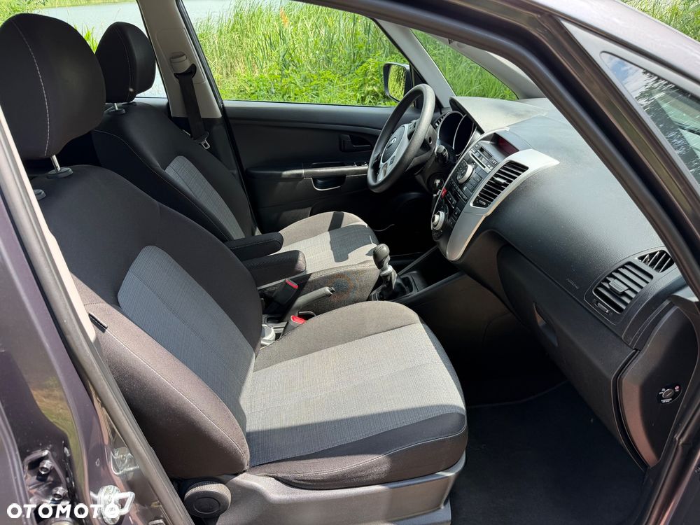 Kia Venga 1.6 CVVT Dream Team Edition - 11
