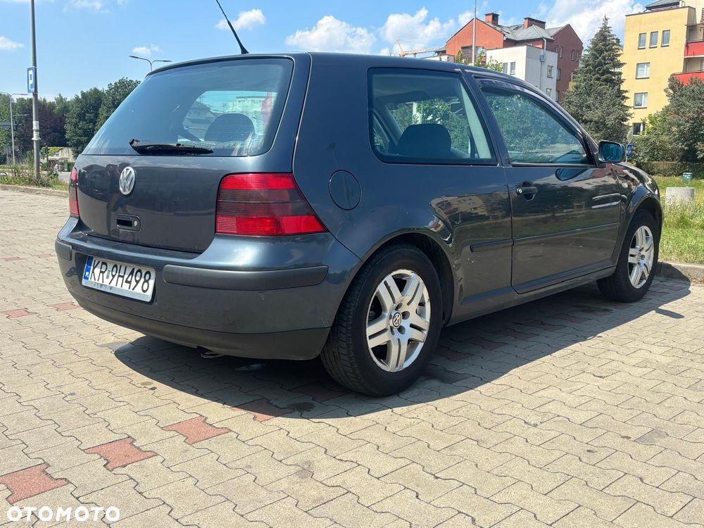 Volkswagen Golf 1.6 Comfortline - 10