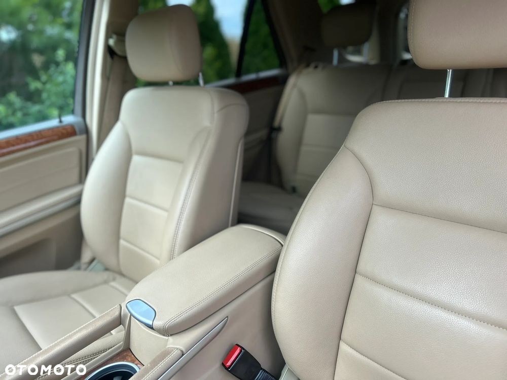 Mercedes-Benz ML 350 4-Matic - 14