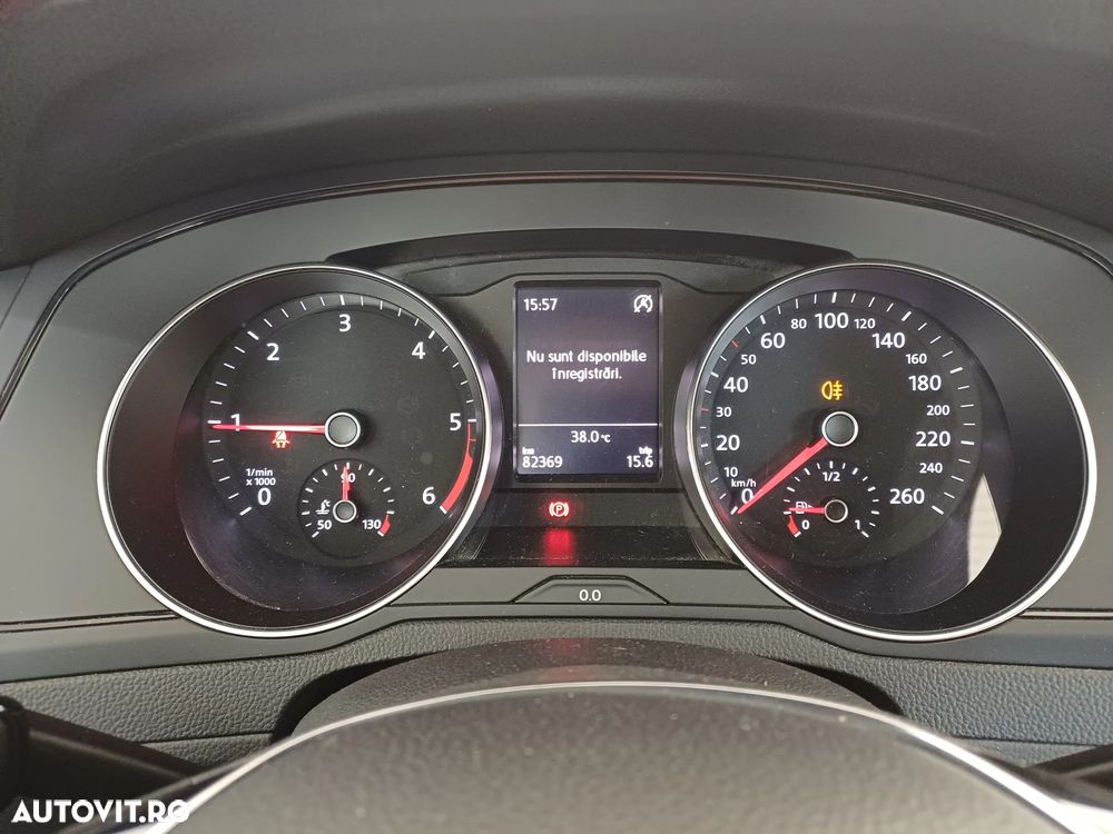 Volkswagen Passat - 11