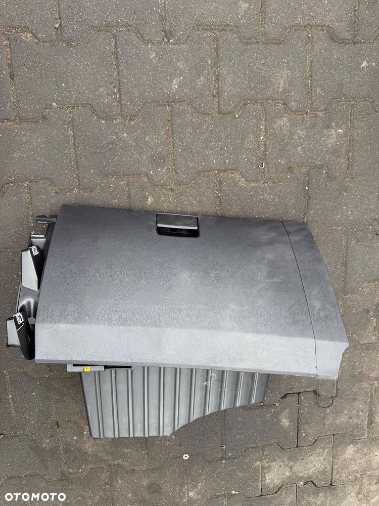 Schowek konsoli pasażera Renault Master IV 19- 685006535R - 1