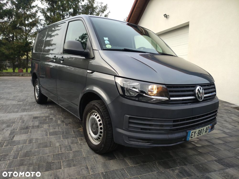 Volkswagen Transporter - 1