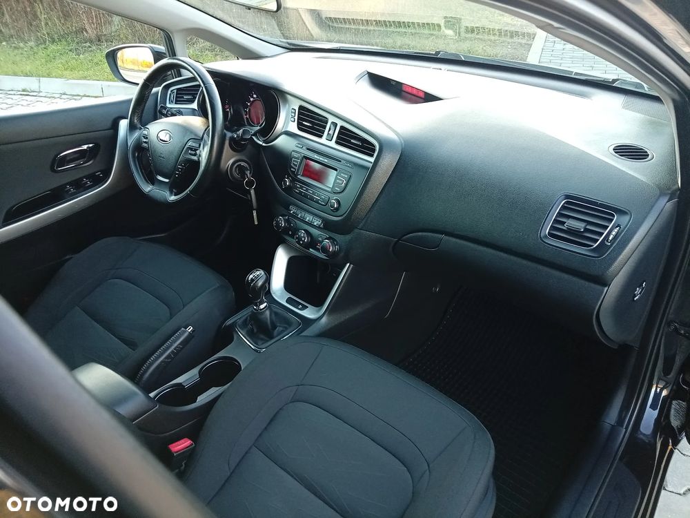 Kia Ceed - 27