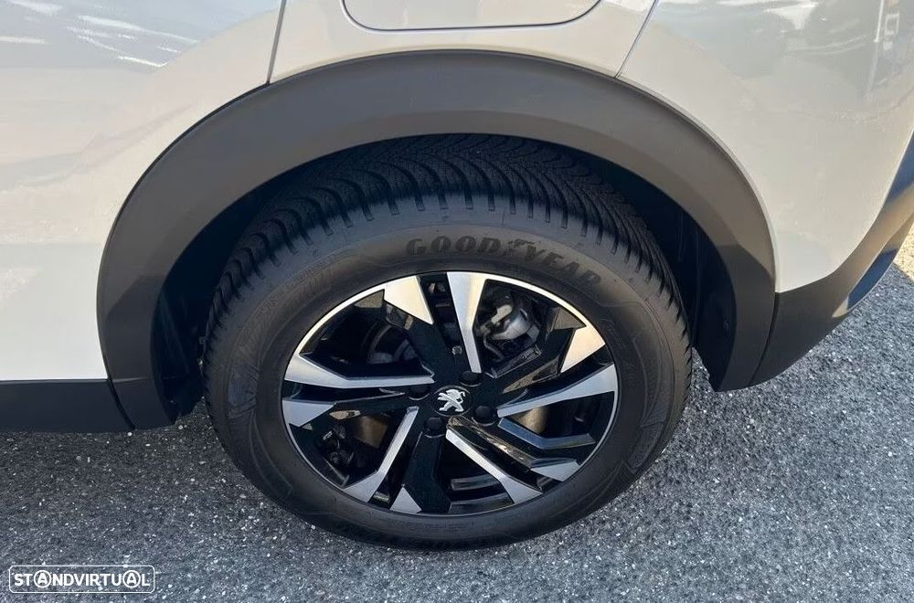 Peugeot 2008 1.5 BlueHDi Allure EAT8 - 6