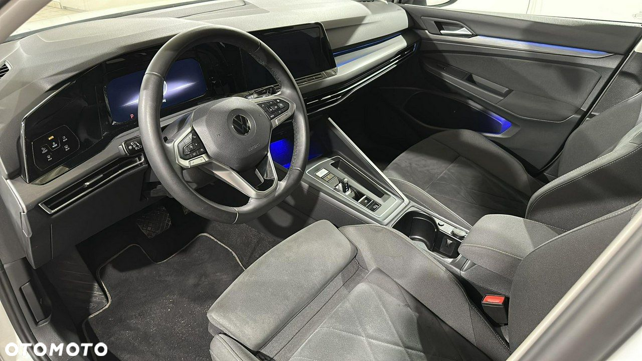 Volkswagen Golf - 11