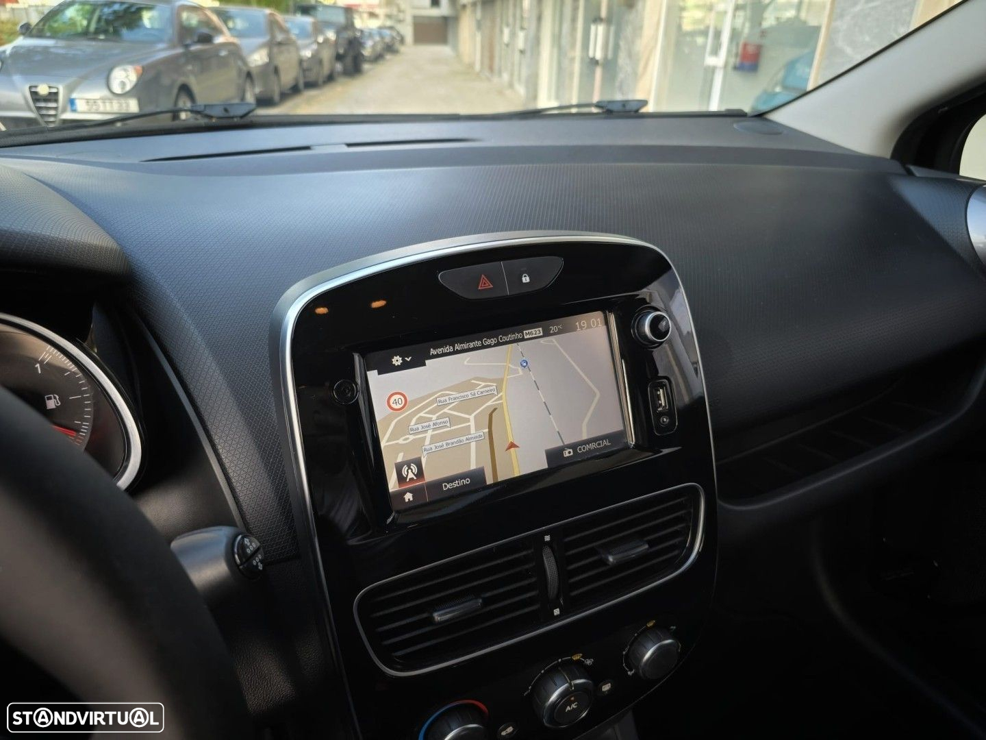 Renault Clio Sport Tourer 0.9 TCe Limited Edition - 16