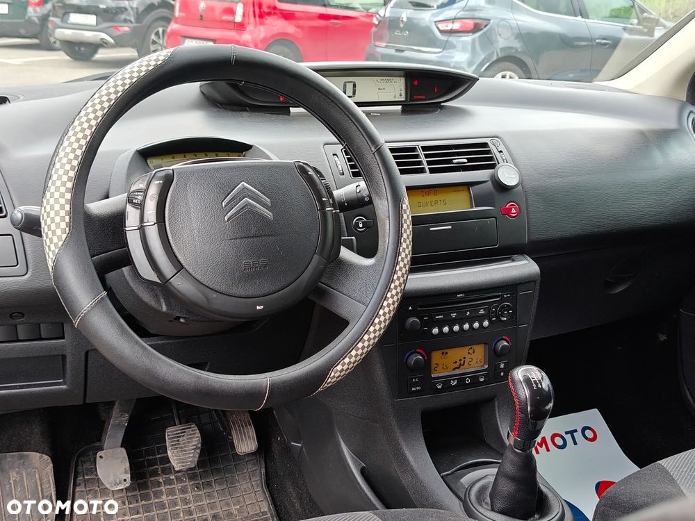 Citroën C4 1.4 16V Advance - 5