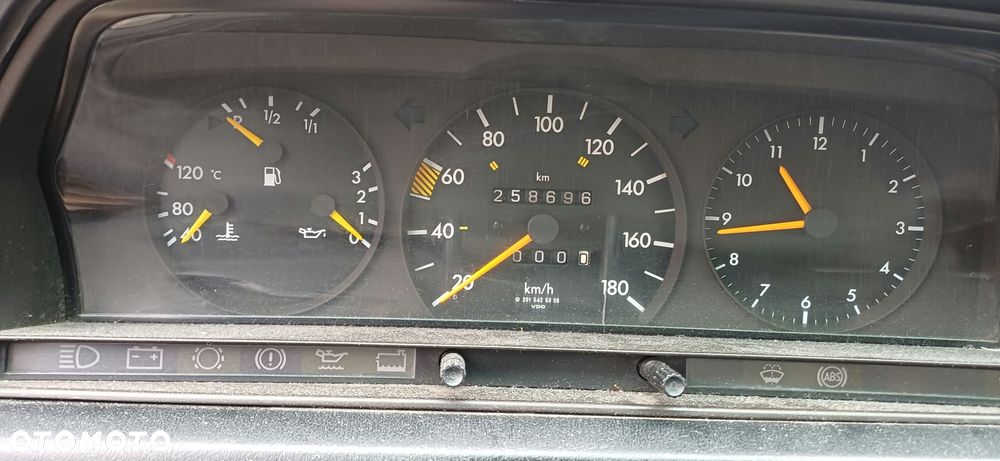 Mercedes-Benz W201 (190) - 9