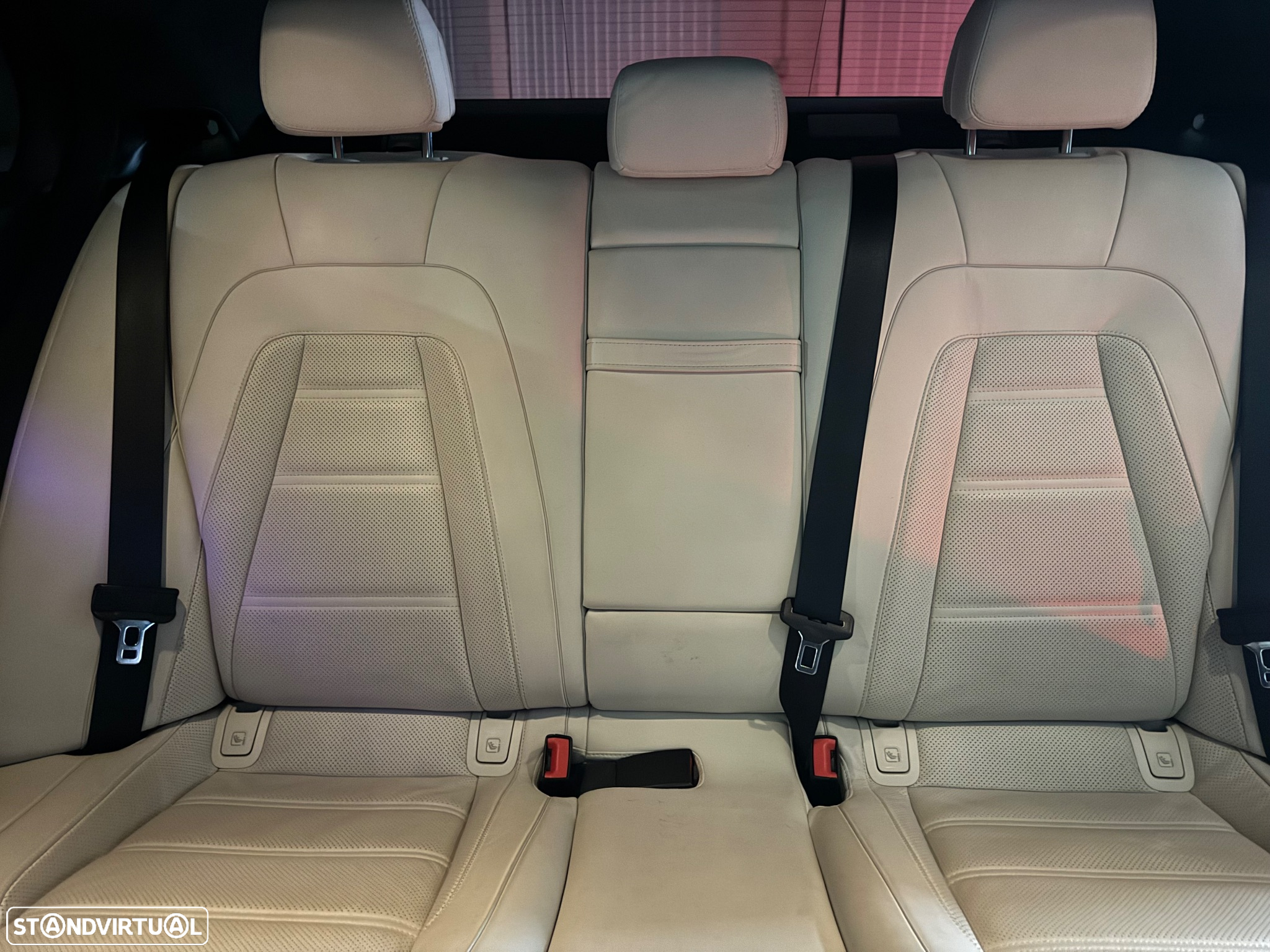 Mercedes-Benz E 63 AMG S 4-Matic+ - 32