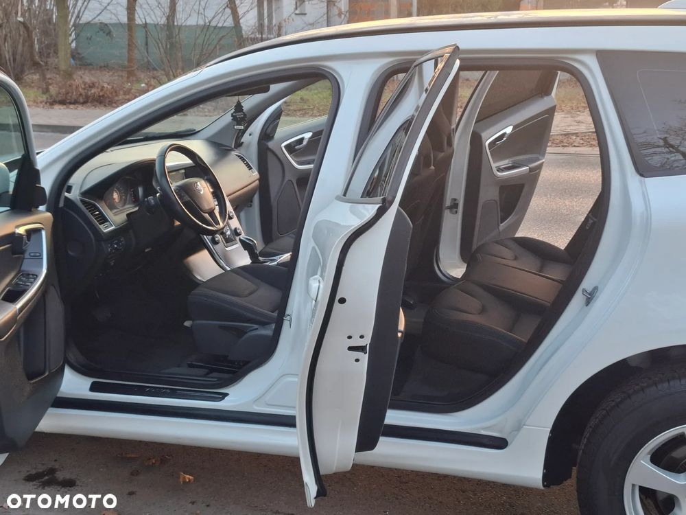 Volvo XC 60 D3 Geartronic Summum - 11