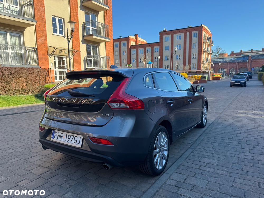 Volvo V40 D3 Momentum - 3