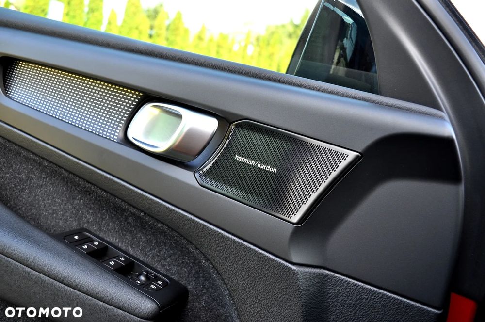 Volvo XC 40 T3 R-Design - 21