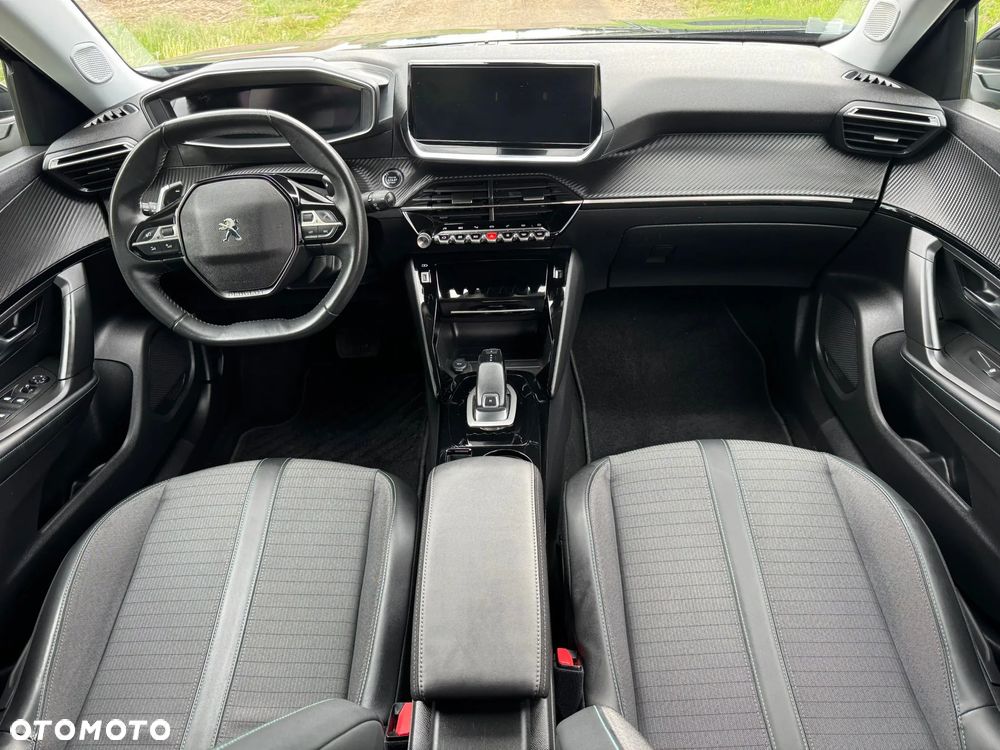 Peugeot 2008 - 8