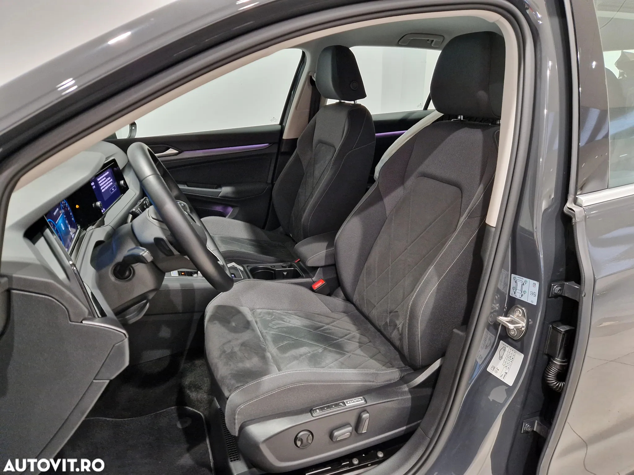 Volkswagen Golf - 14