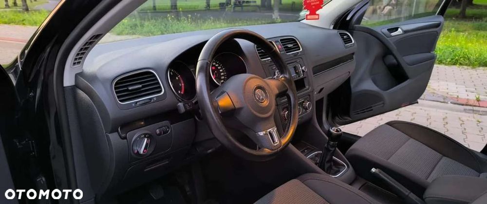 Volkswagen Golf - 11