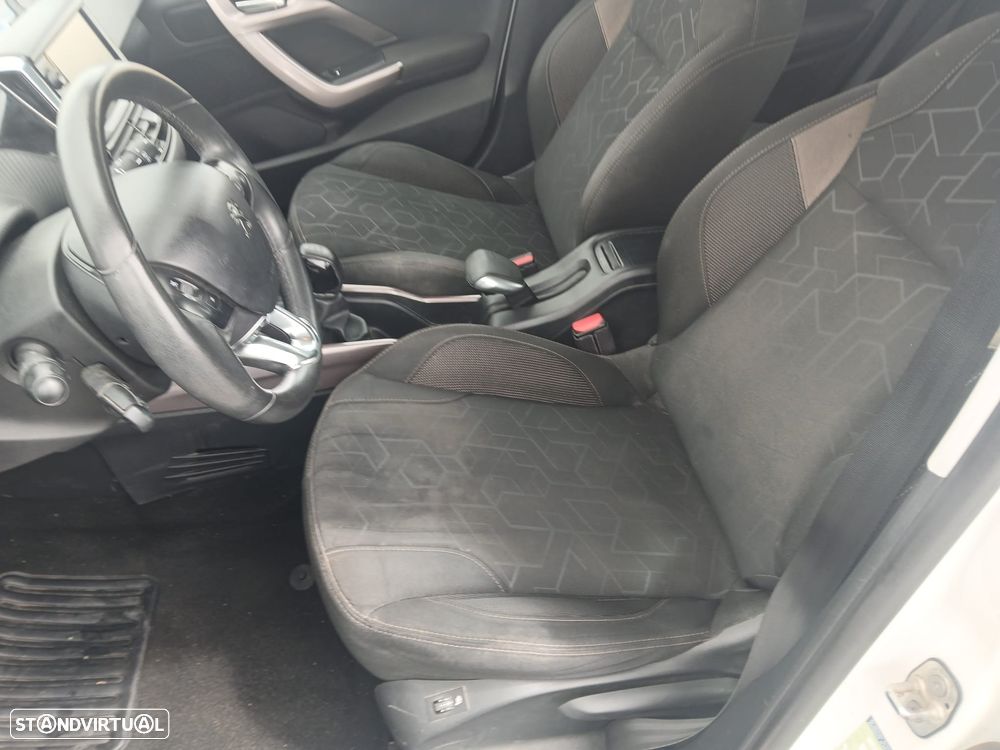 Peugeot 2008 PureTech 82 Style - 9