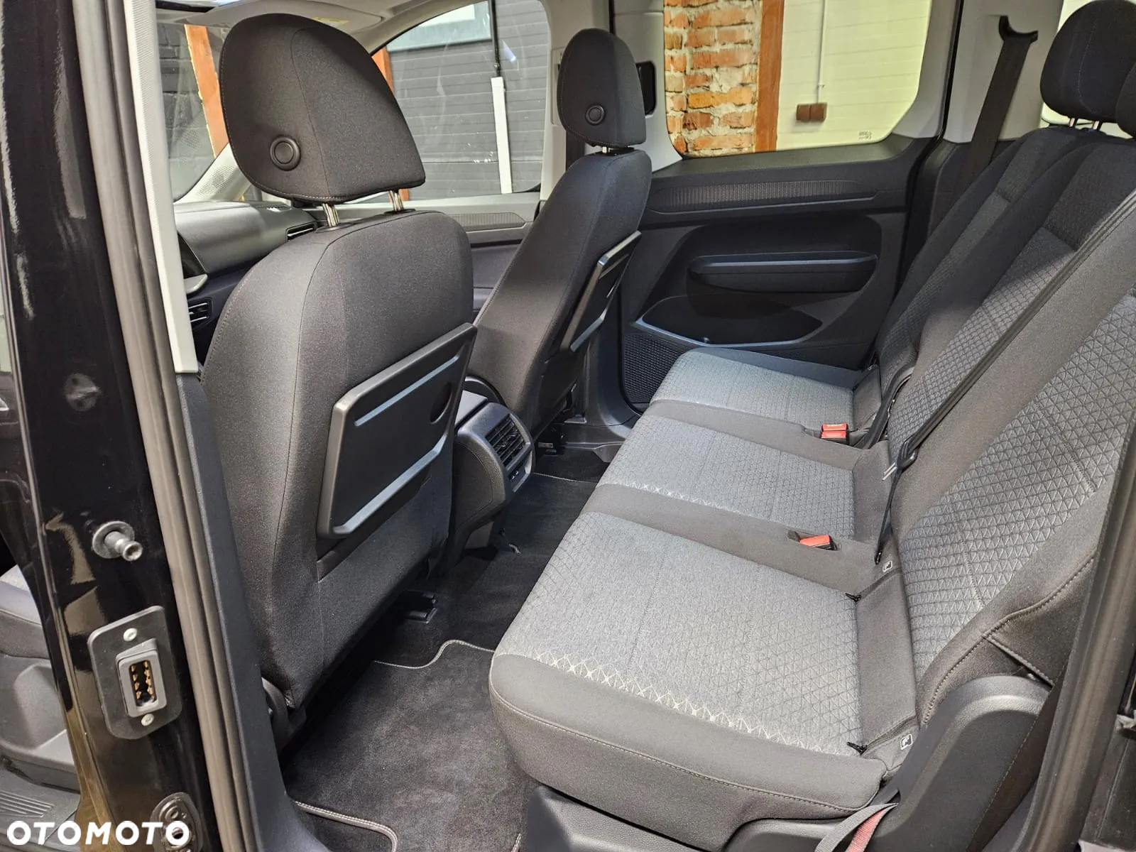 Ford Tourneo Connect 1.5 EcoBoost Titanium - 16