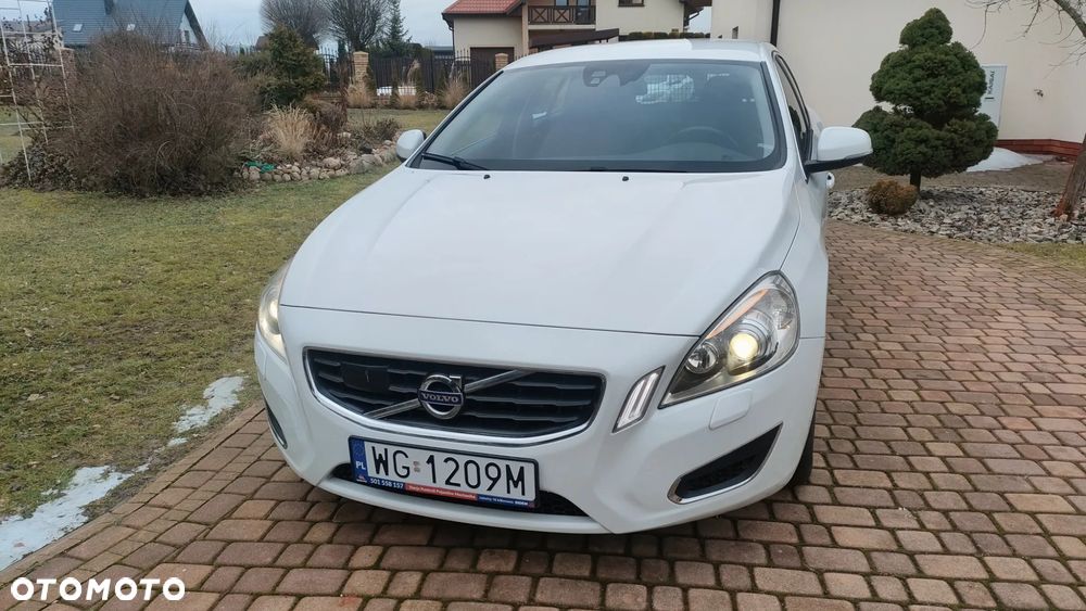 Volvo V60 D5 AWD Geartronic Momentum - 4
