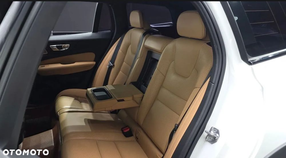 Volvo XC 60 - 6