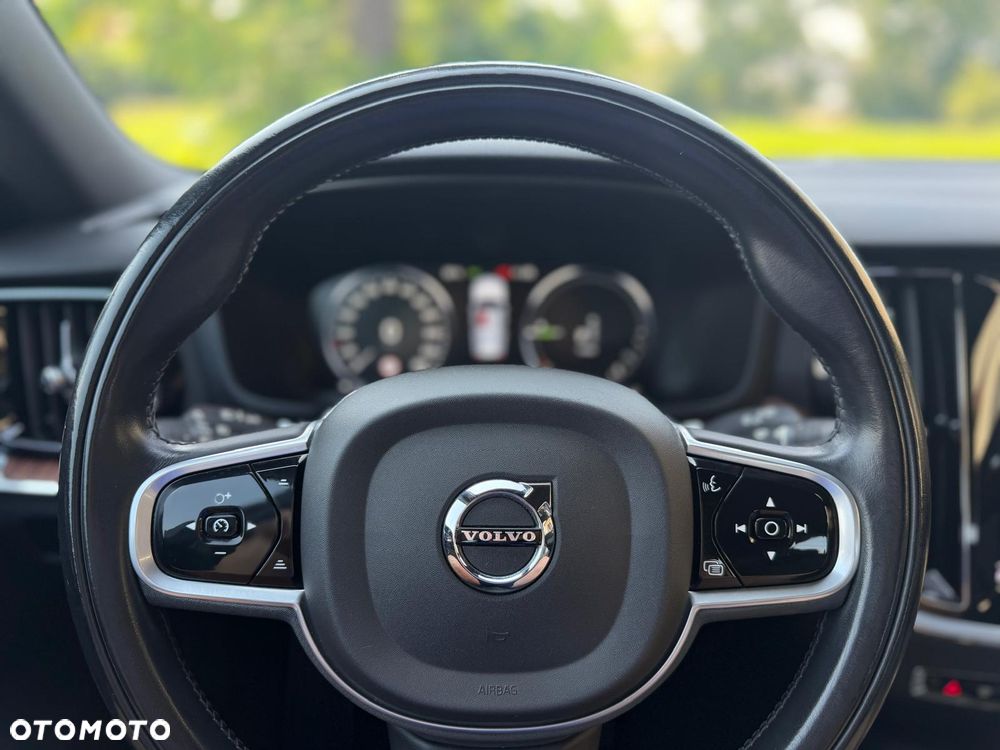 Volvo V60 T6 AWD Recharge Geartronic Inscription - 24
