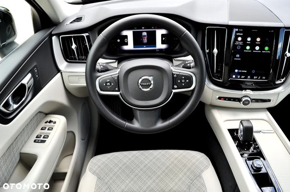 Volvo XC 60 T6 Plug-In Hybrid AWD Core - 30