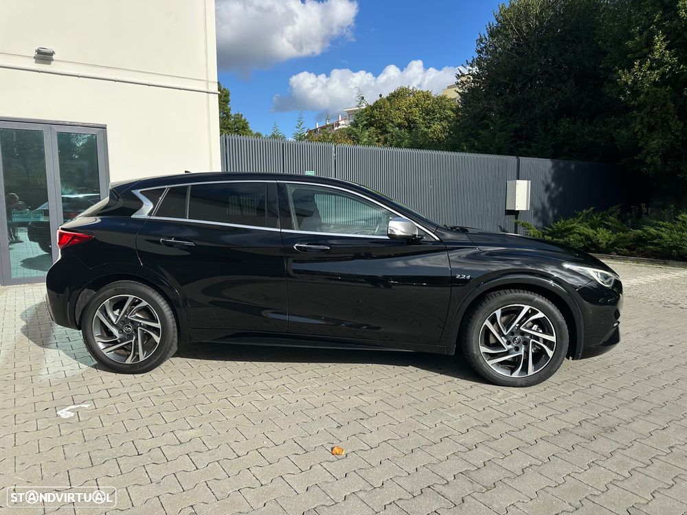 Infiniti Q30 - 3