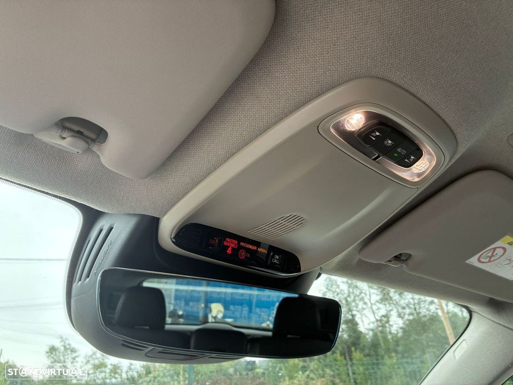 Volvo XC 40 1.5 T3 Momentum Tech Edition - 28