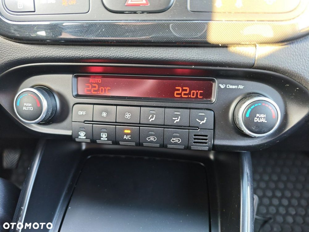 Kia Carens 1.6 GDI XL 7os - 31