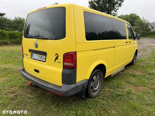 Volkswagen Caravelle - 2