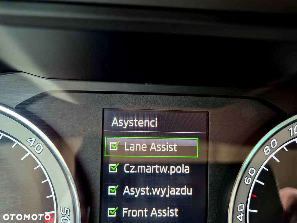 Skoda Superb 2.0 TDI DSG L&K - 10