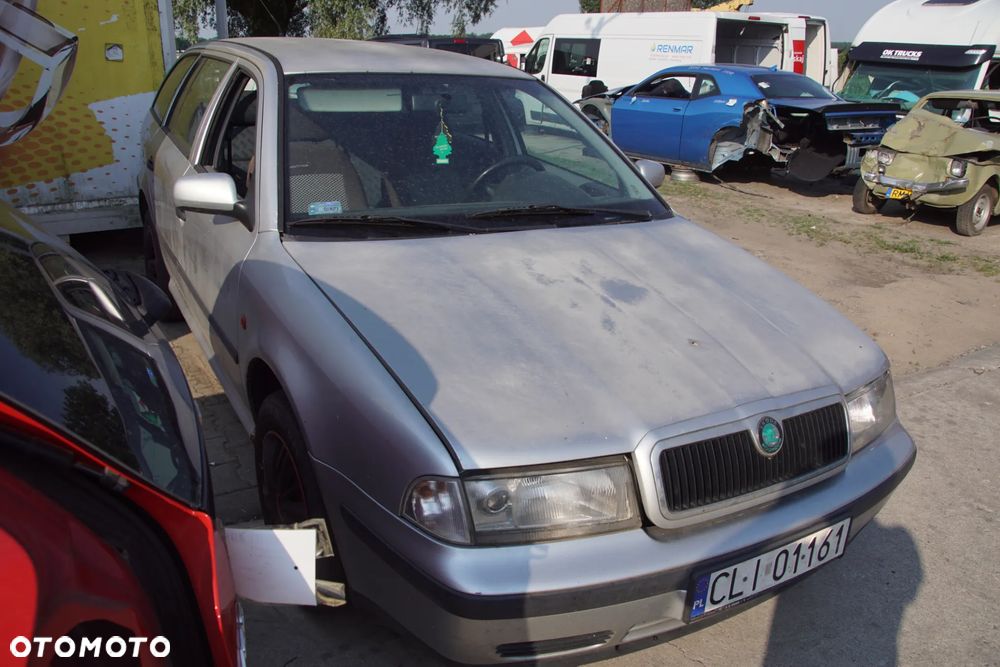 Auto na części - Skoda Octavia I 1.8 T 150 KM AGU ECW L97A 1999R Silnik Skrzynia Drzwi Maska Błotnik Zderzak Lampa Lusterko Klamka Szyba Deska Kokpit Sterownik Moduł Czujnik Licznik Panel Kierownica - 7