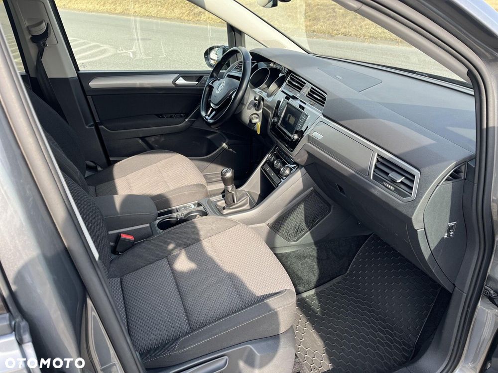 Volkswagen Touran 2.0 TDI BMT Comfortline - 24