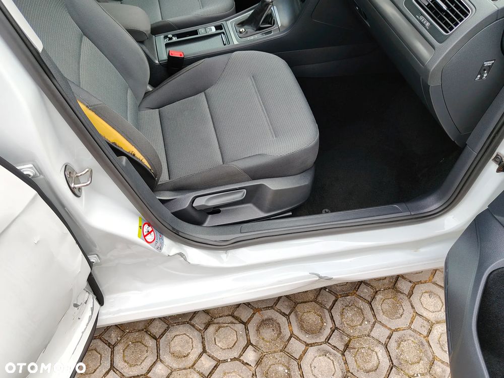 Volkswagen Golf - 15