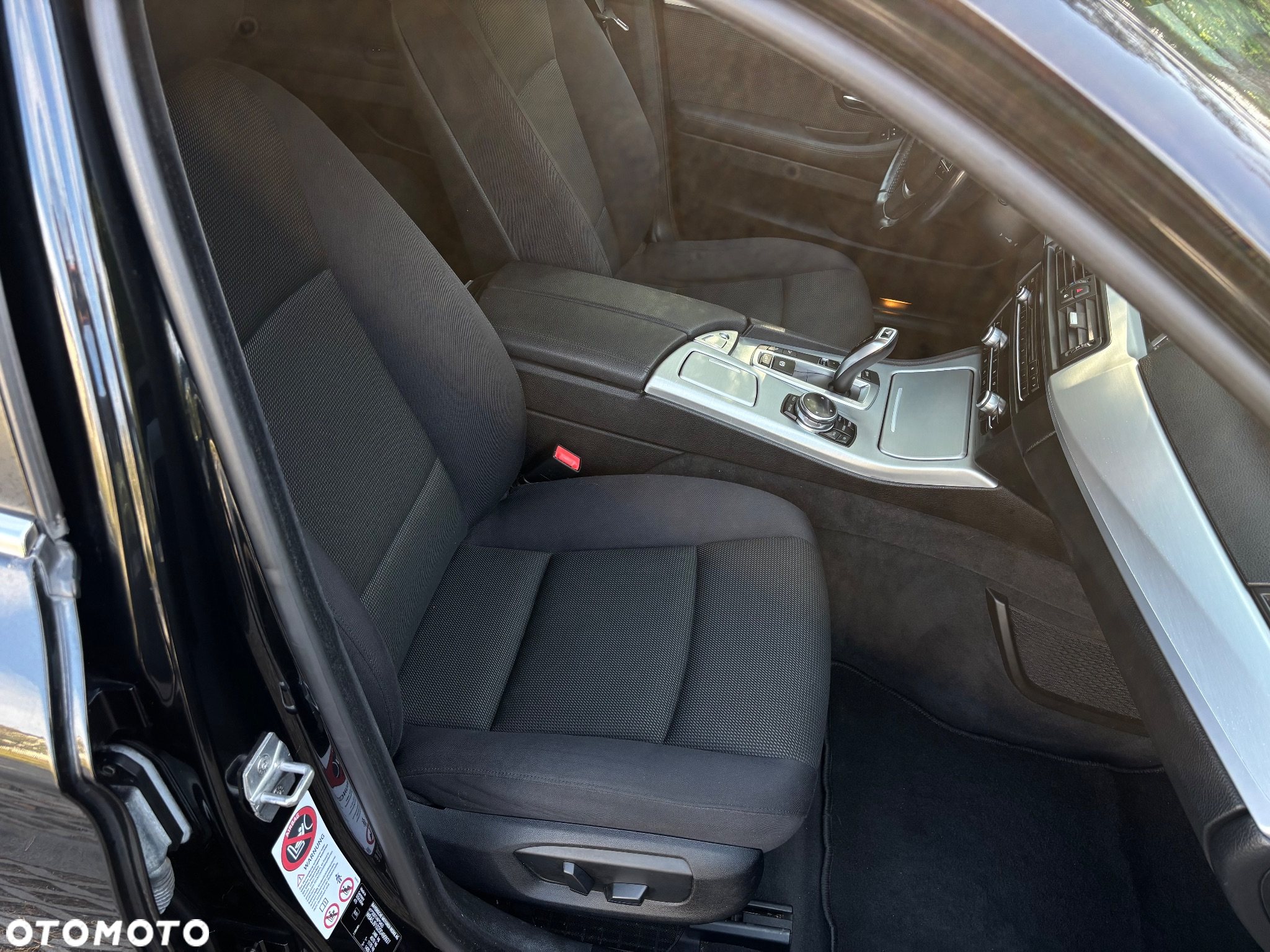 BMW Seria 5 525d xDrive - 23