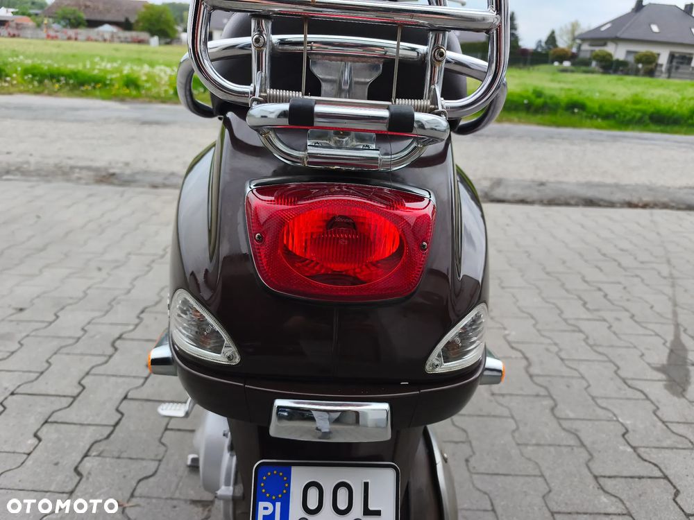 Piaggio Vespa - 16